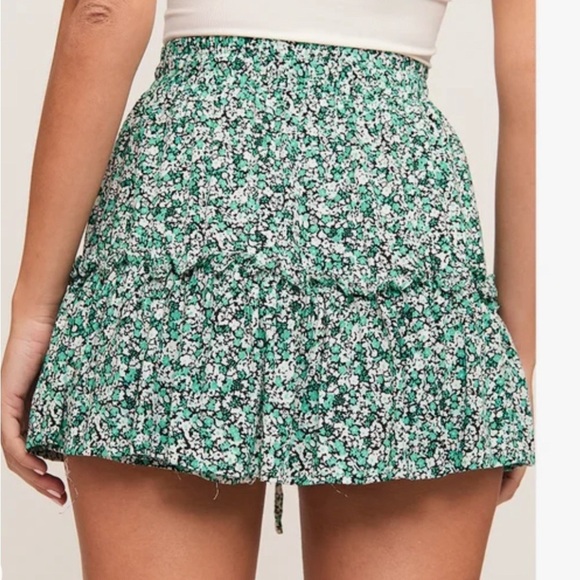 Zara skirt, short and cute! shoes separate! - Picture 1 of 6